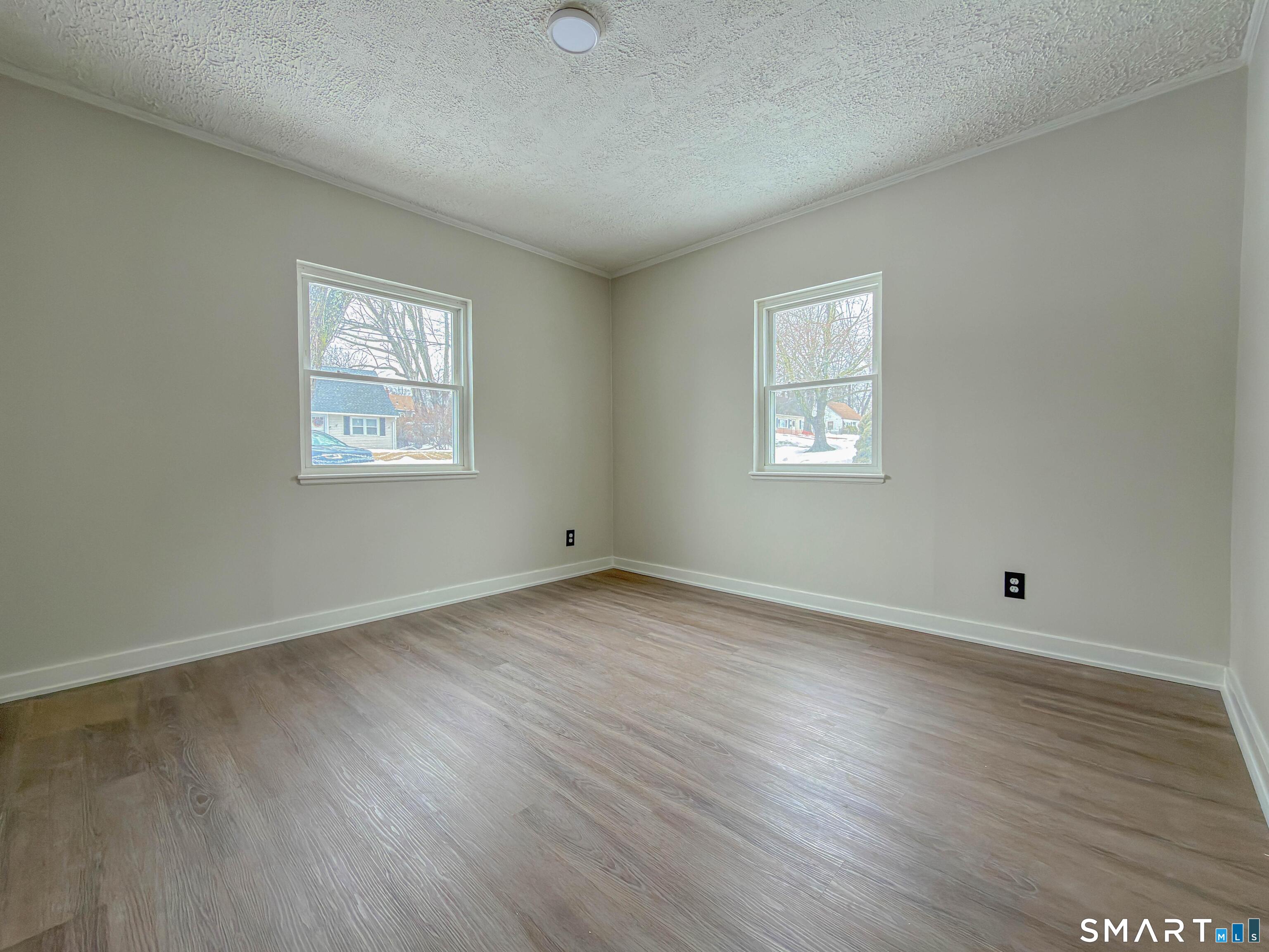 21 Skipper Street New Britain, CT 06053 - Photo 5 of 11