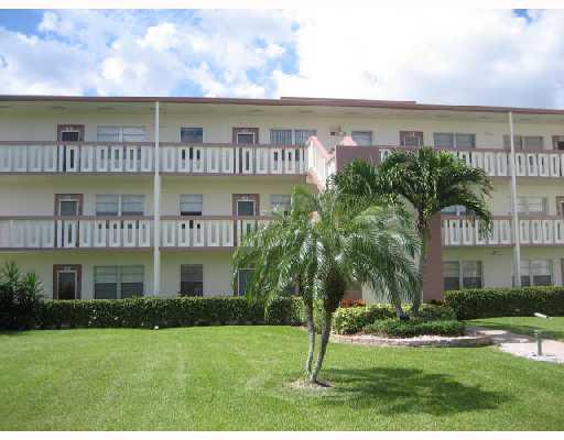 279 Preston F Boca Raton, FL 33434 - Photo 1 of 10 Exterior