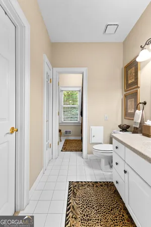 a view of backyard of the house