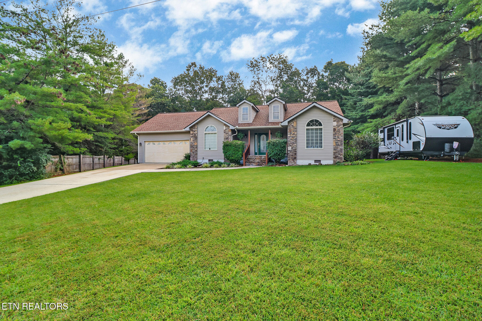 422 Pine Grove Road Crossville, TN 38571 - Photo 3 of 32 if1a9700-if1a9704