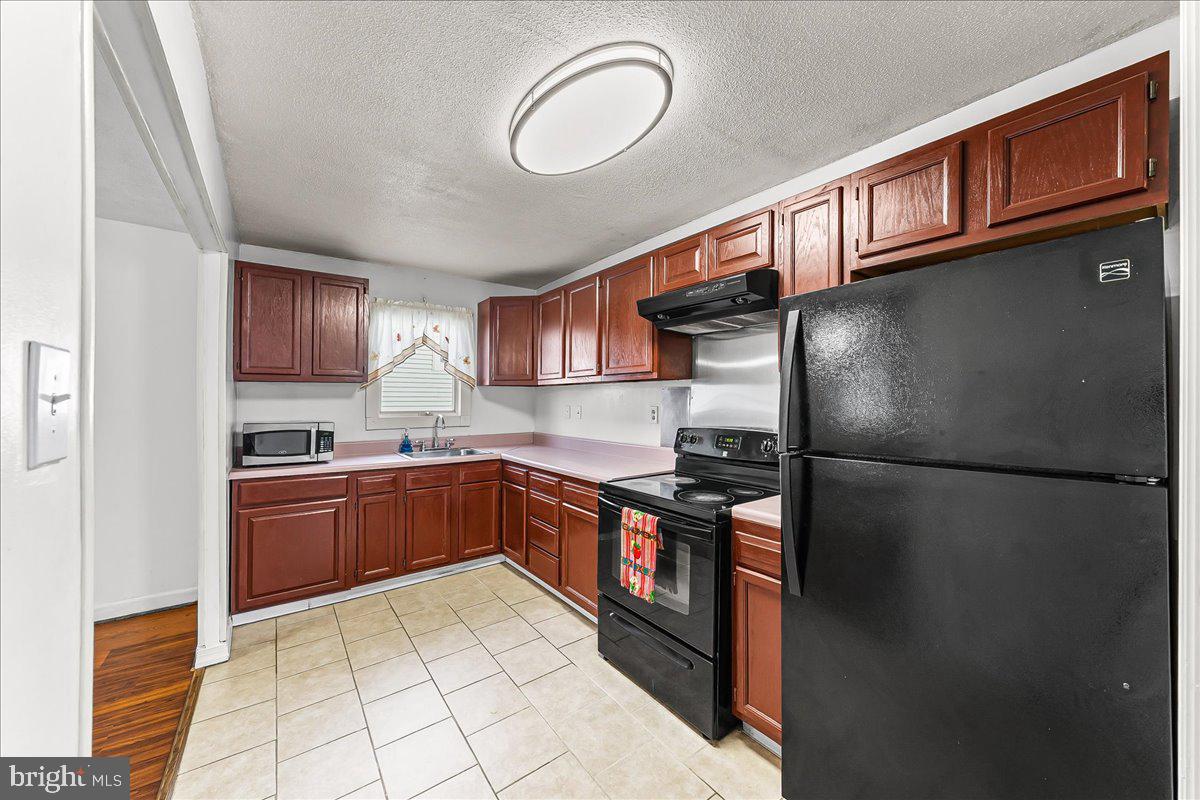 209 Boxwood Road Wilmington, DE 19804 - Photo 9 of 18 kitchen