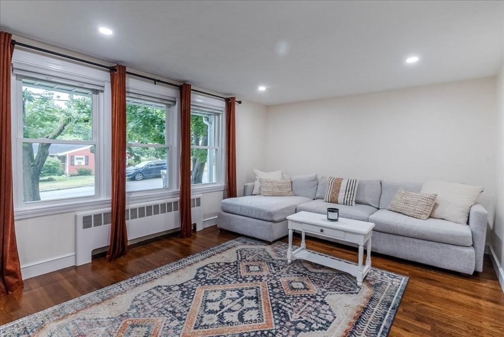 30 Lariviere Road Framingham, MA 01701 - Photo 3 of 23 Gallery Image 3