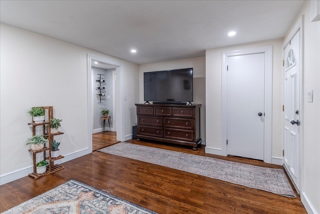 30 Lariviere Road Framingham, MA 01701 - Photo 4 of 23 Gallery Image 4