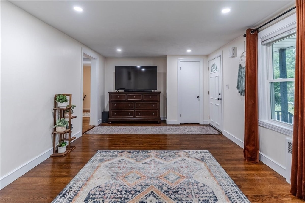 30 Lariviere Road Framingham, MA 01701 - Photo 5 of 23 Gallery Image 5