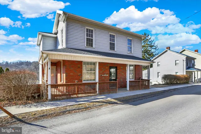 $190,000 | 25 South Market Street, Millerstown, PA 17062