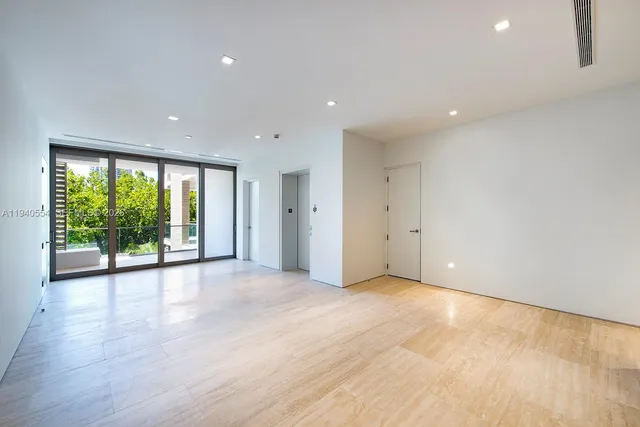 $18,000 | 311 Meridian Avenue, Unit 302, Miami Beach, FL 33139