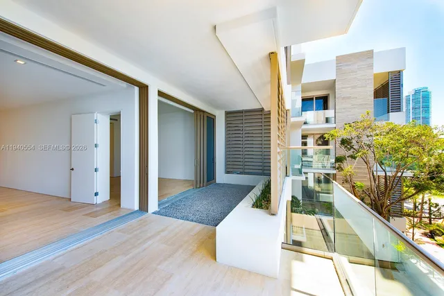 a view of livingroom with furniture