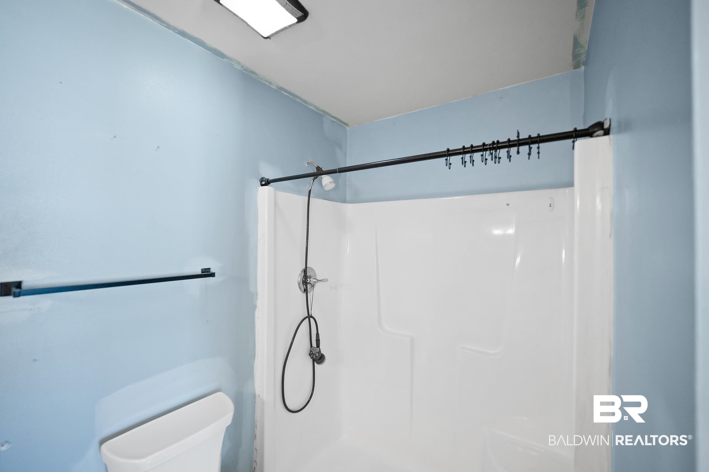 2000 Maria Lane Lillian, AL 36549 - Photo 11 of 35 Full bath with toilet and a shower stall