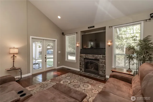 $599,999 | 9002 65th Avenue East, Puyallup, WA 98371