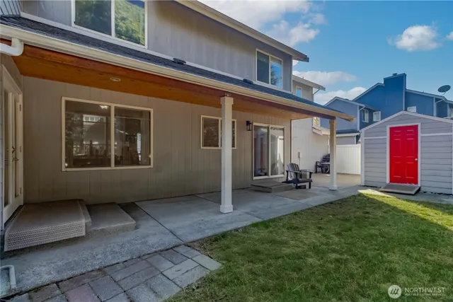 $599,999 | 9002 65th Avenue East, Puyallup, WA 98371