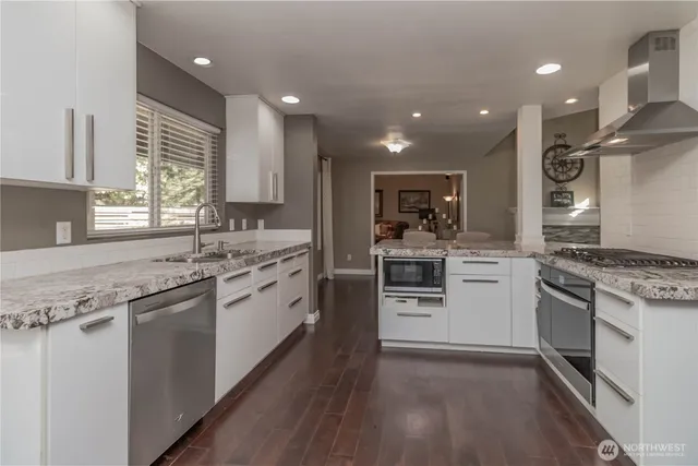 $599,999 | 9002 65th Avenue East, Puyallup, WA 98371