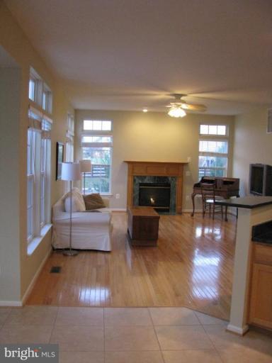 9000 Bealls Farm Road Frederick, MD 21704 - Photo 3 of 17 Living Room