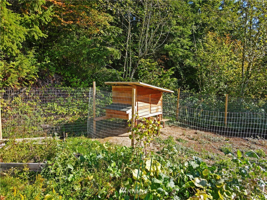 28740 Bacus Road Sedro-Woolley, WA 98284 - Photo 37 of 40 a view of a backyard