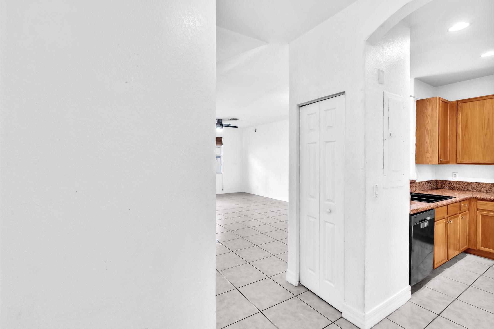 1124 Northwest 18th Avenue Boca Raton, FL 33431 - Photo 6 of 48 FPP00056