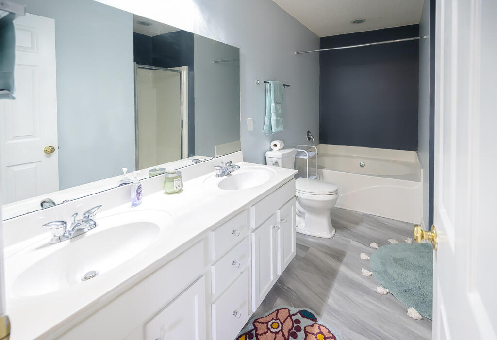 1100 Deerberry Road Hanahan, SC 29445 - Photo 21 of 44 Primary Bath