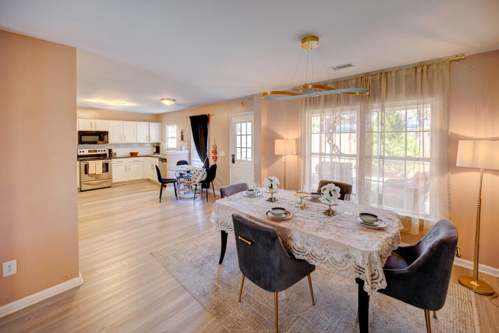 1100 Deerberry Road Hanahan, SC 29445 - Photo 6 of 44 Kitchen & Dining