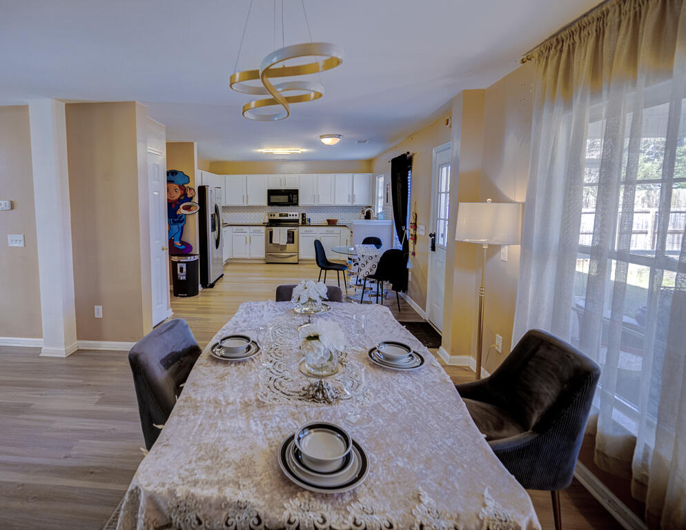 1100 Deerberry Road Hanahan, SC 29445 - Photo 9 of 44 Kitchen & Dining