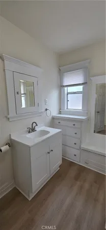 $2,500 | 2838 East 4th Street, Long Beach, CA 90814