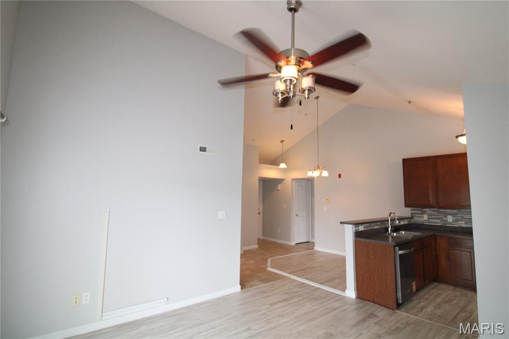 13300 Spring Creek Lane O'Fallon, MO 63368 - Photo 4 of 28