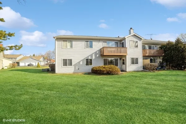 $2,100 | 373 Newport Lane, Unit D1, Bartlett, IL 60103