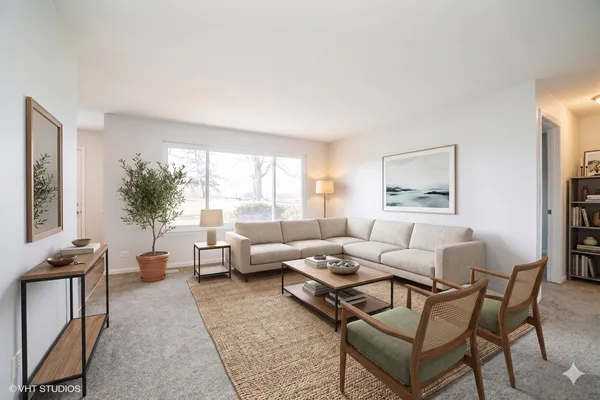 $2,100 | 373 Newport Lane, Unit D1, Bartlett, IL 60103