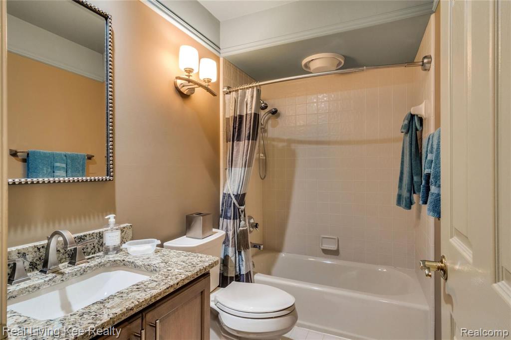 936 Pine Trail Drive Rochester Hills, MI 48307 - Photo 30 of 37