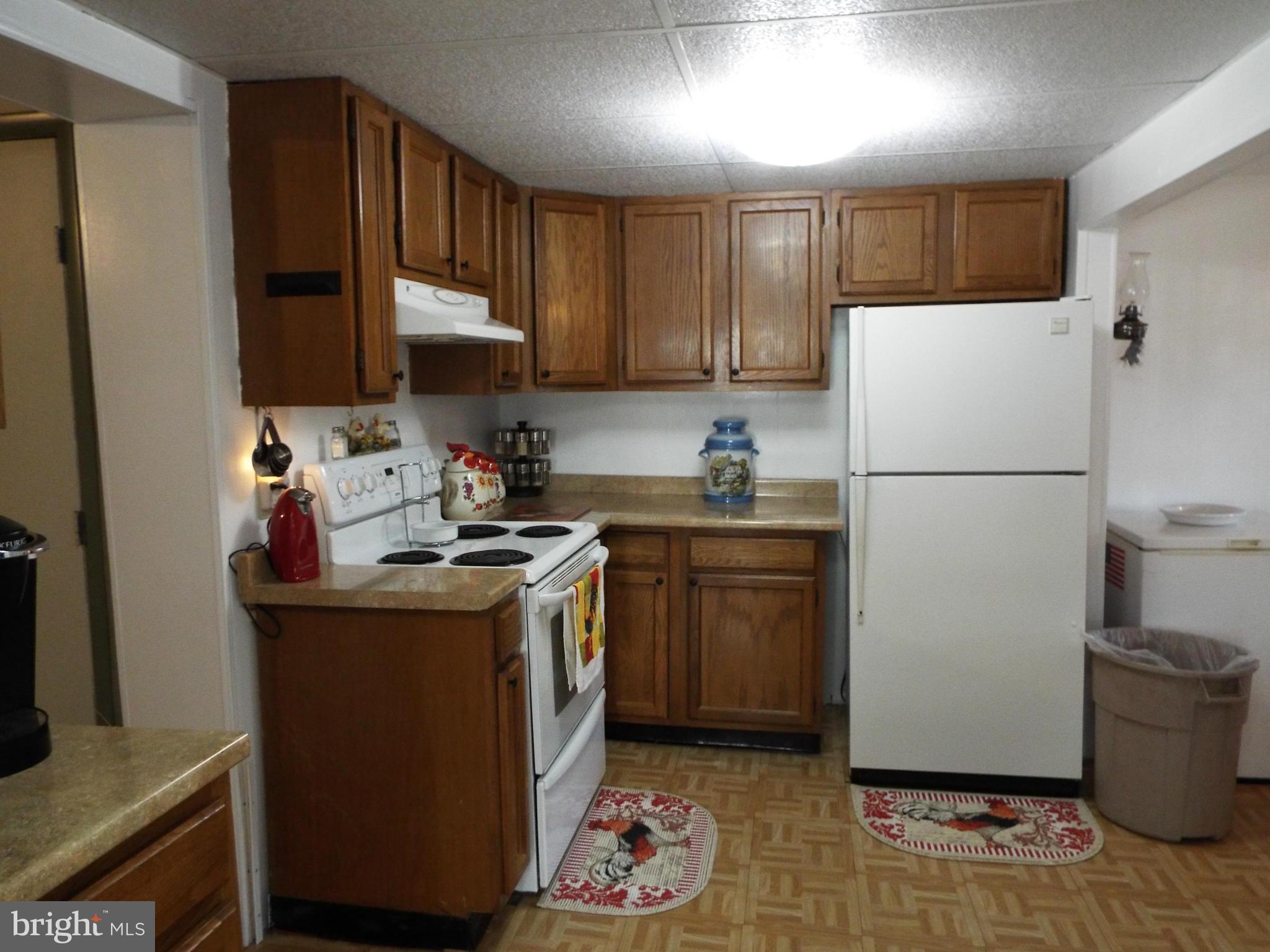 606 Carvel Grove Road Baltimore, MD 21221 - Photo 6 of 19 Kitchen