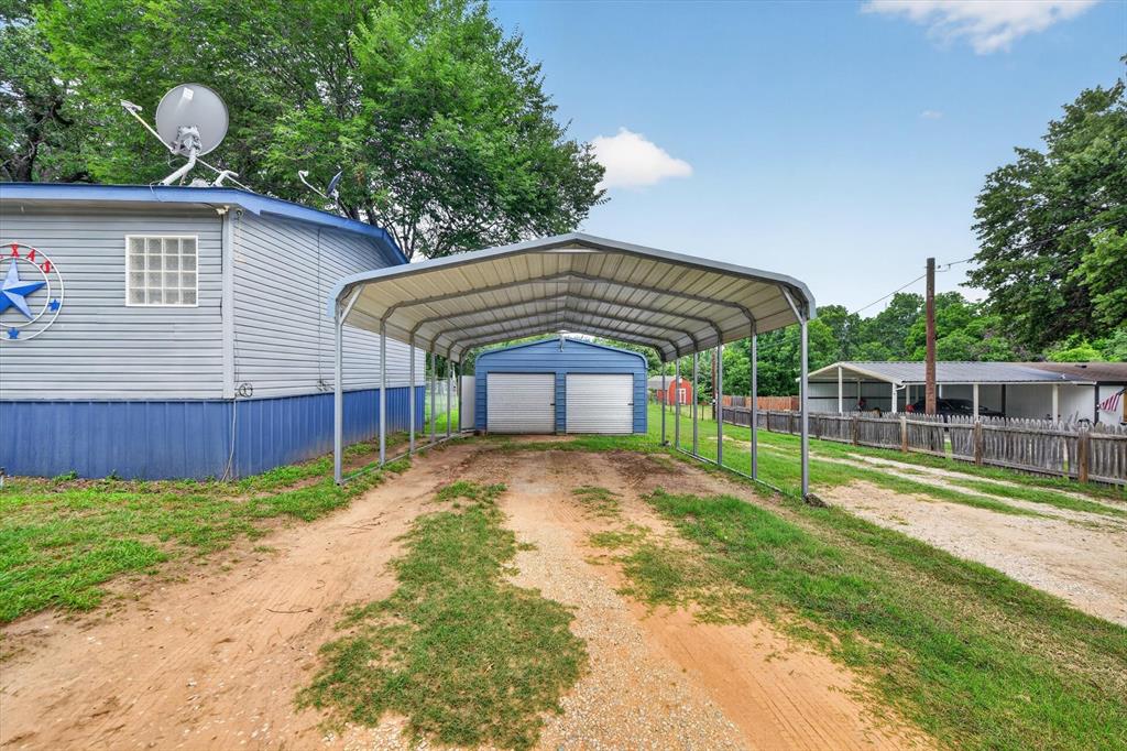 245 Ross Lane Springtown, TX 76082 - Photo 3 of 26