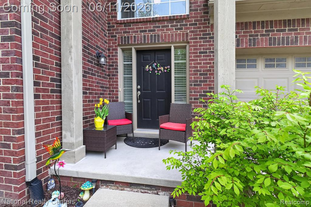 27412 Victoria Road Novi, MI 48374 - Photo 2 of 61