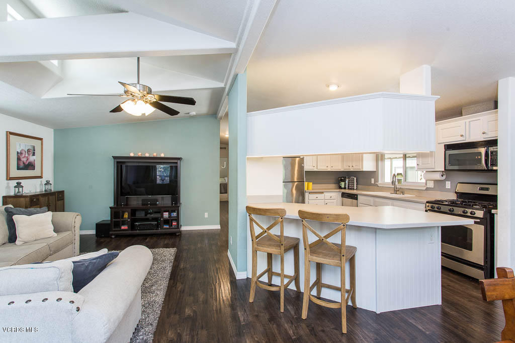 1550 Rory Lane, Unit 84 Simi Valley, CA 93063 - Photo 7 of 36 07-1550 Rory Lane by Stan & Renee Rector