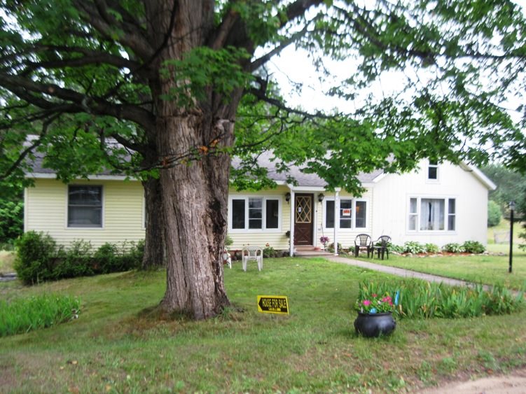 8676 Mockerman Road Southeast Fife Lake, MI 49633 - Photo 6 of 65 1821812-5.JPG