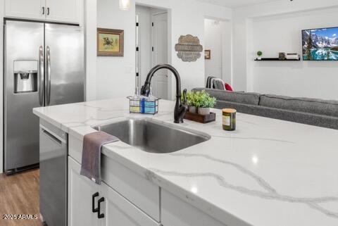 258 Whistle Stop Road Clarkdale, AZ 86324 - Photo 19 of 45 KItchen Island