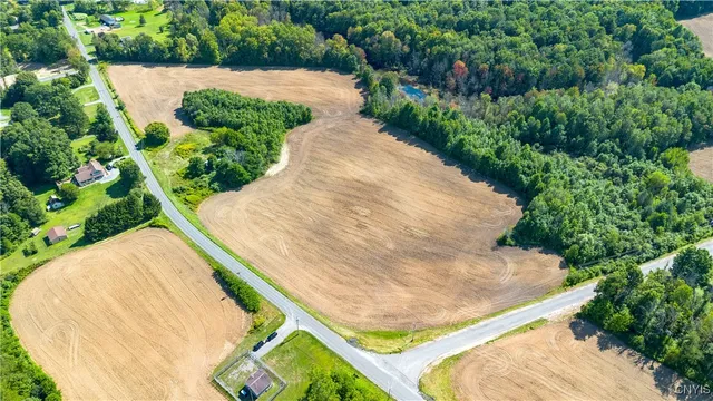 $1,000,000 | 36 Whitewood Tract, Granby, NY 13135