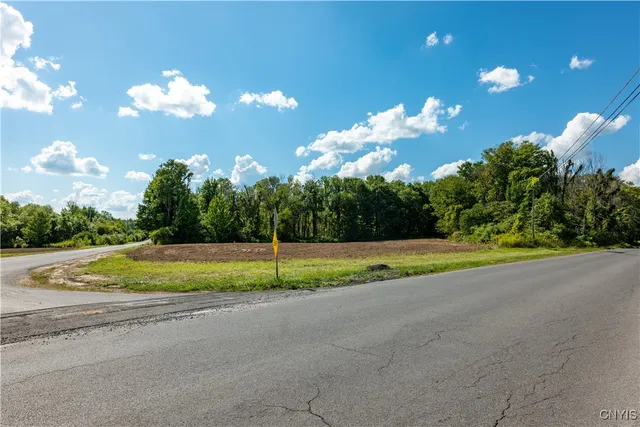 $1,000,000 | 36 Whitewood Tract, Granby, NY 13135