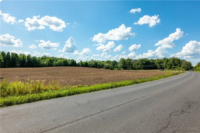 $1,000,000 | 36 Whitewood Tract, Granby, NY 13135