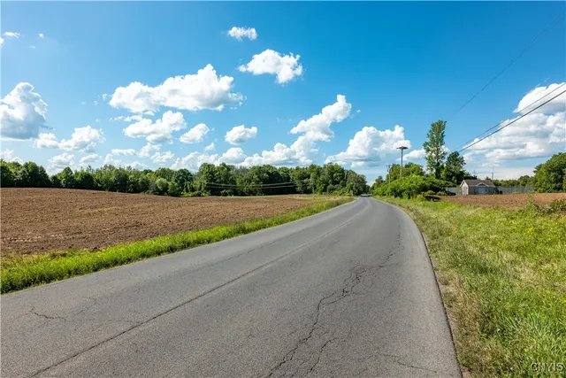 $1,000,000 | 36 Whitewood Tract, Granby, NY 13135