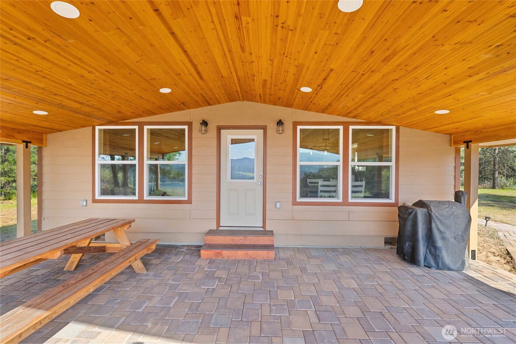6523 Camp Naborlee Road Fruitland, WA 99129 - Photo 8 of 40