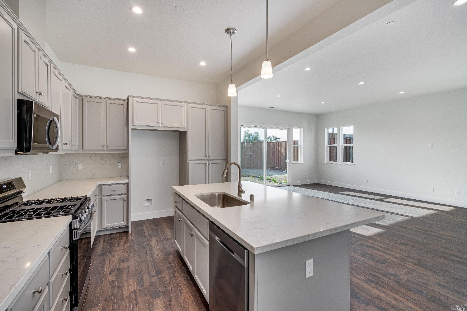 1024 Del Roble Lane Windsor, CA 95492 - Photo 1 of 1