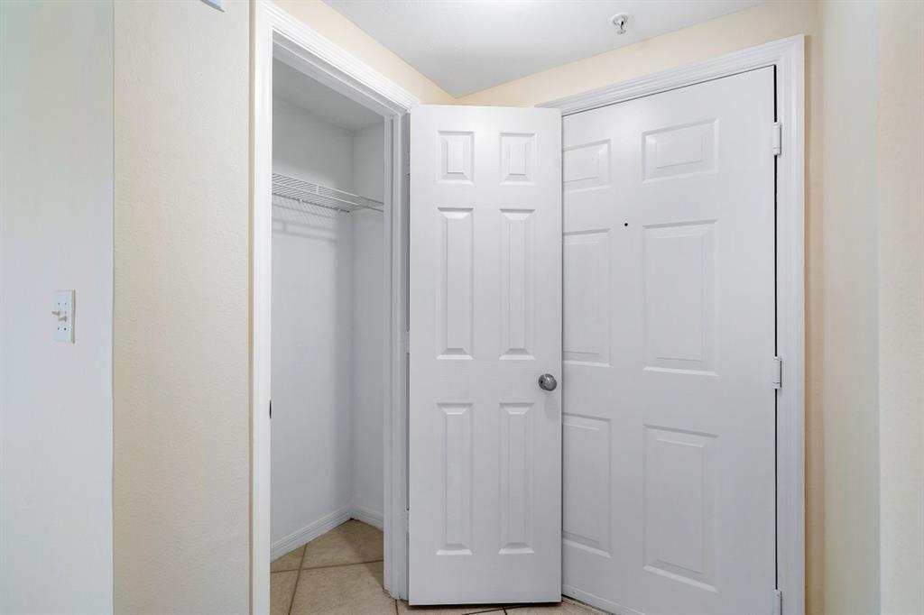 6492 Emerald Dunes Drive, Unit 208 West Palm Beach, FL 33411 - Photo 23 of 37 a view of a bathroom