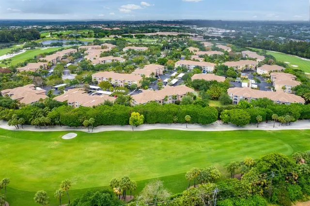 $332,400 | 6492 Emerald Dunes Drive, Unit 208, West Palm Beach, FL 33411