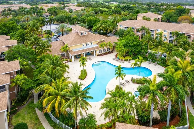 $332,400 | 6492 Emerald Dunes Drive, Unit 208, West Palm Beach, FL 33411