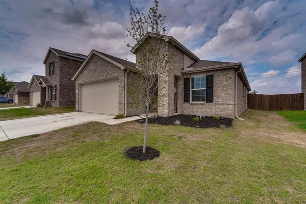 $2,100 | 4432 Sagecroft Road, Fort Worth, TX 76036
