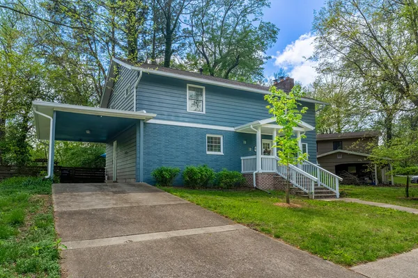 $229,900 | 1305 West Tenney Drive, Carbondale, IL 62901