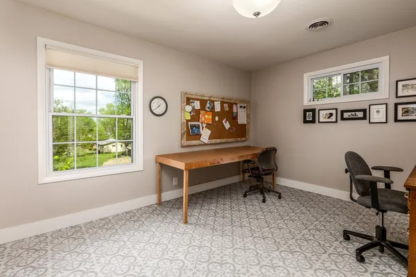 $229,900 | 1305 West Tenney Drive, Carbondale, IL 62901