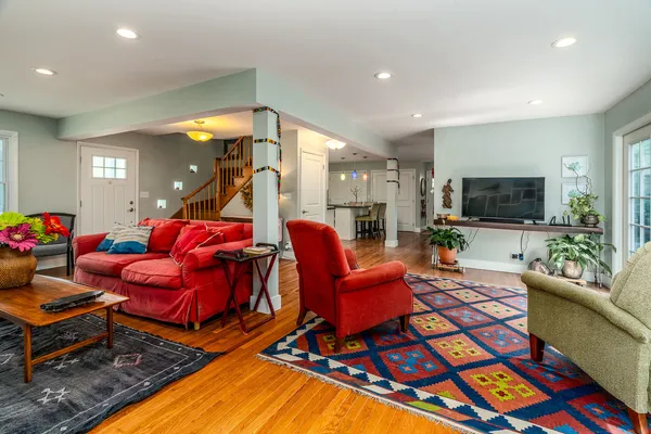 $229,900 | 1305 West Tenney Drive, Carbondale, IL 62901