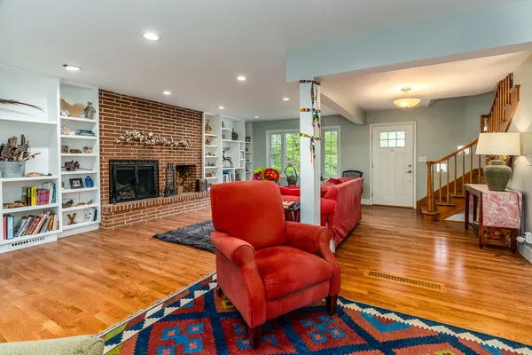$229,900 | 1305 West Tenney Drive, Carbondale, IL 62901