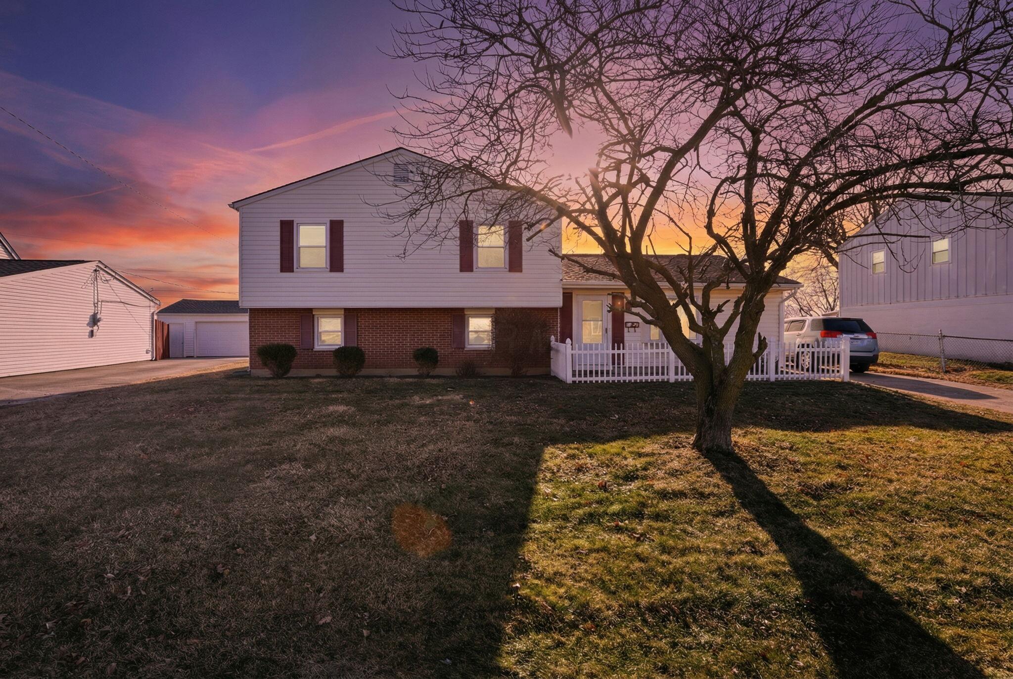 5220 Edgeview Road Columbus, OH 43207 - Photo 1 of 40 Welcome to 5220 Edgeview Road