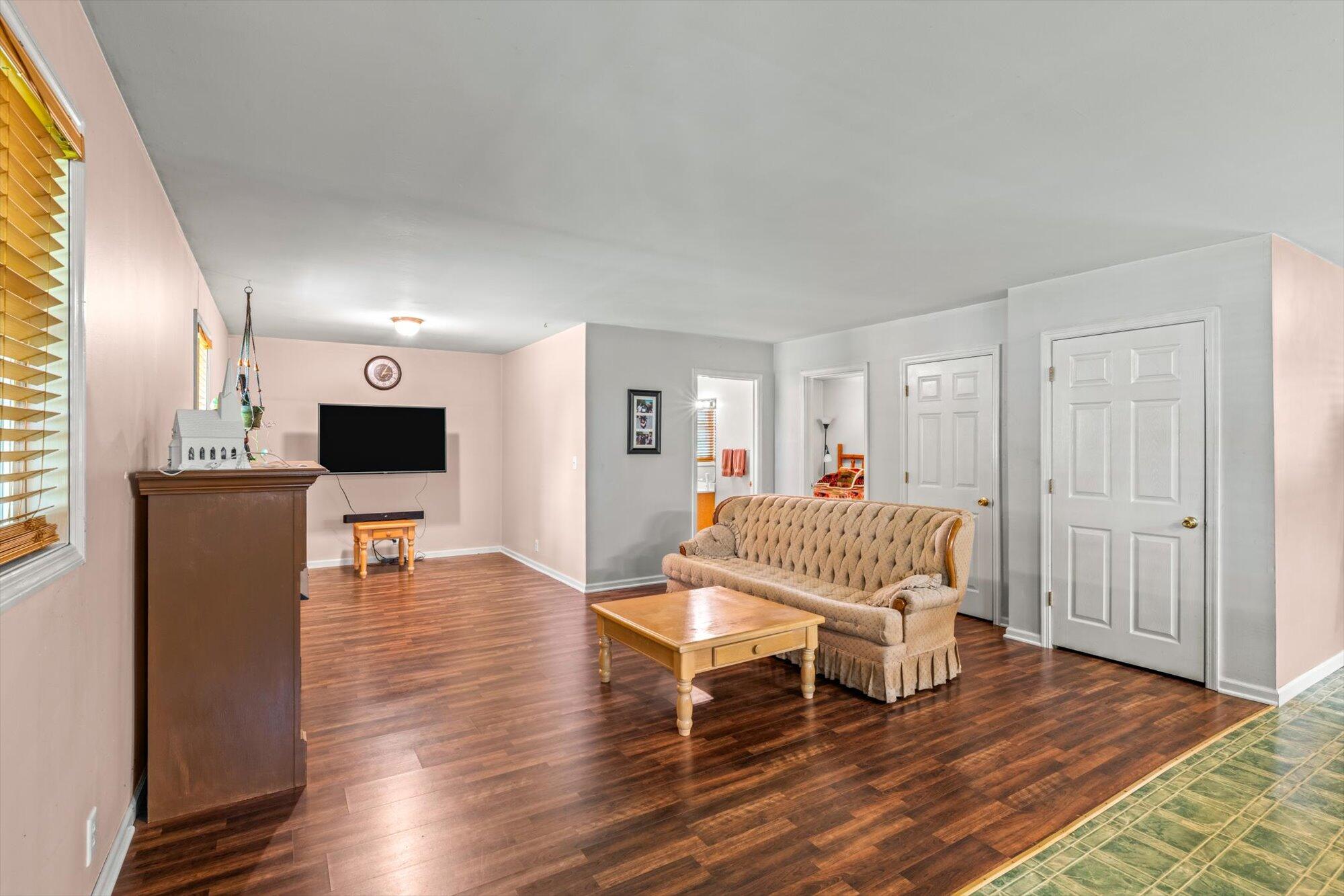 152 Hiwassee Drive Decatur, TN 37322 - Photo 12 of 53 29-152-Hiwassee-Dr-Decatur-TN-29