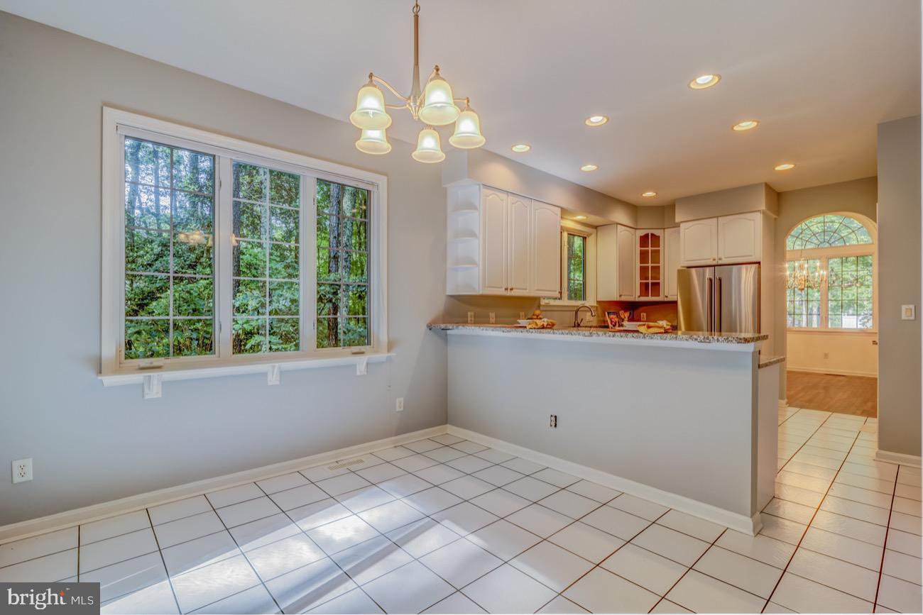 224 Charleston Road Ocean Pines, MD 21811 - Photo 13 of 46 Kitchen Bar Counter Eating Area