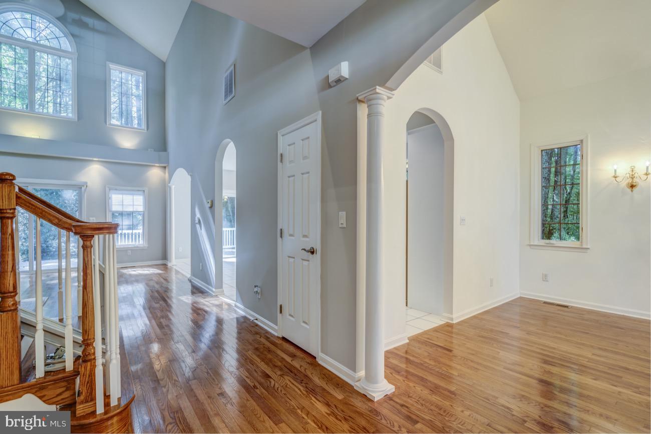 224 Charleston Road Ocean Pines, MD 21811 - Photo 3 of 46 Great Room Foyer Dining